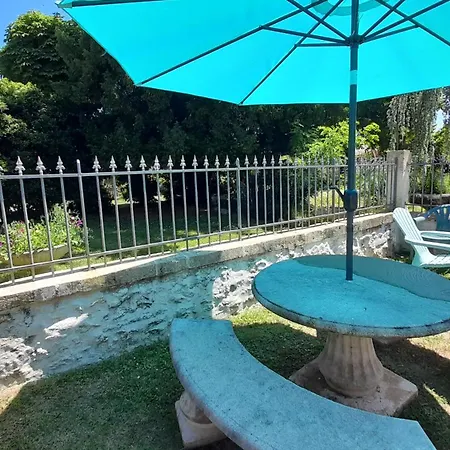1 Le Clos Des Quatre Lieues Guest house Cartelegue